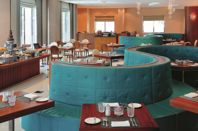 Avani Deira Dubai Hotel 2 (8)