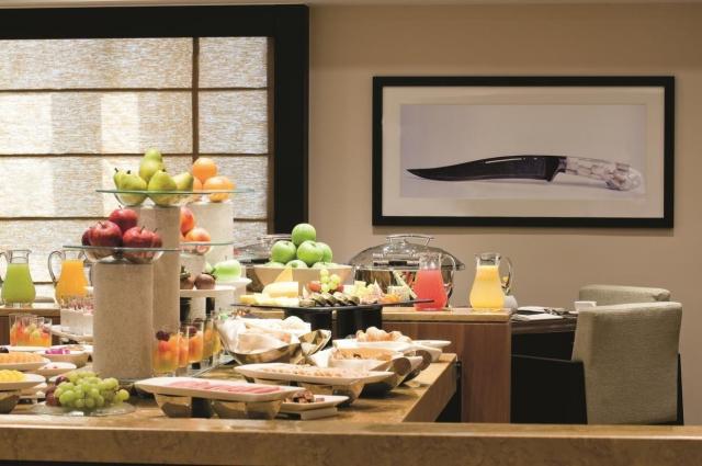 Avani Deira Dubai Hotel 3 (7)