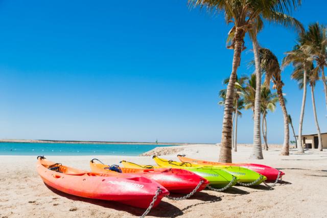 Al_Fanar_Salalah_canoe