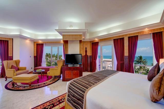 Crowne Plaza 17 royal (1)