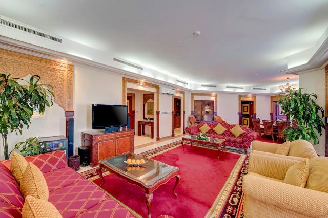 Crowne Plaza 17 royal (2)