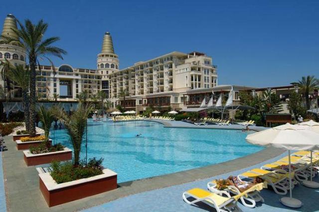 Delphin-Diva-pool2