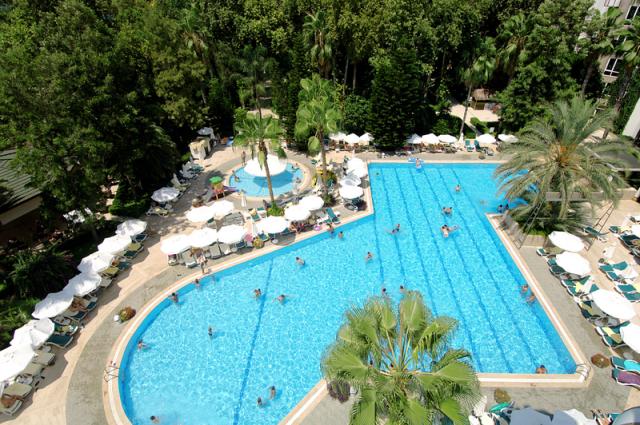 OUTDOOR POOL 5.JPG