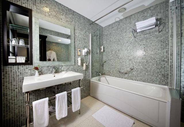 Limak-Lara-bathroom-1560.JPG