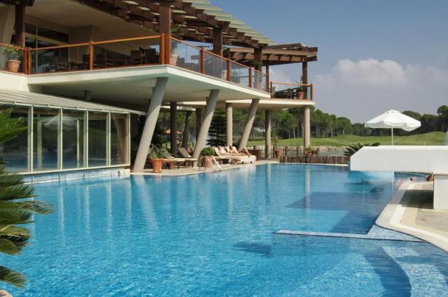 Sueno-Golf-Belek-bazen.jpg