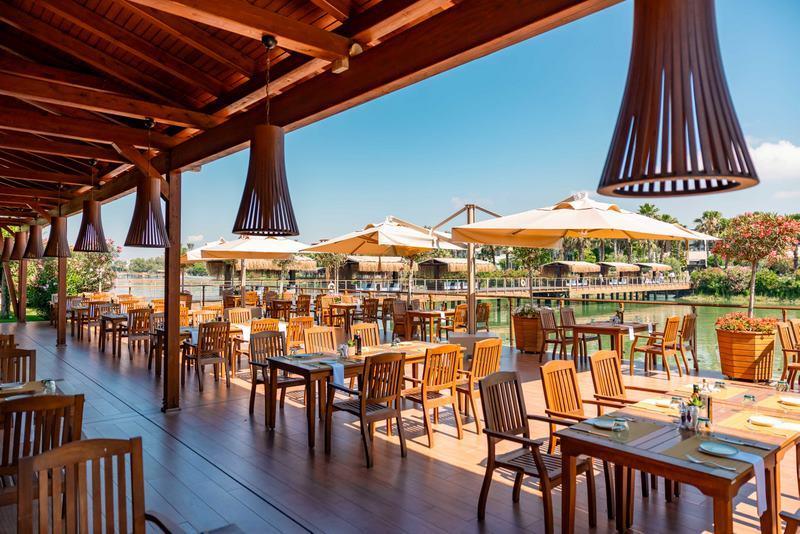 TracesBeachBar11_SerenityResort