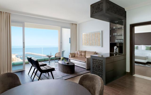 Fairmont Fujairah Beach r2-suites (1)