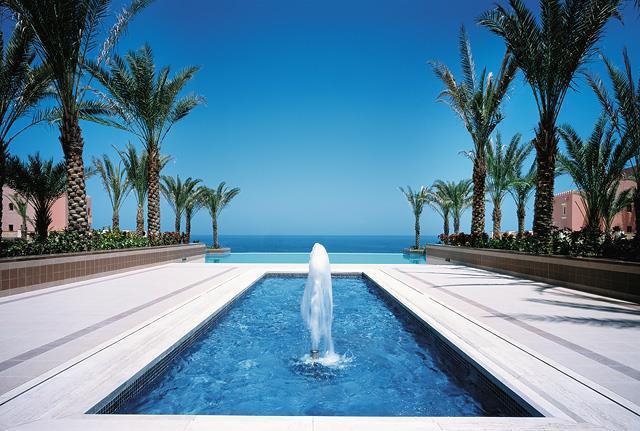 Shangri-la Barr Al Husn pool3 (2)