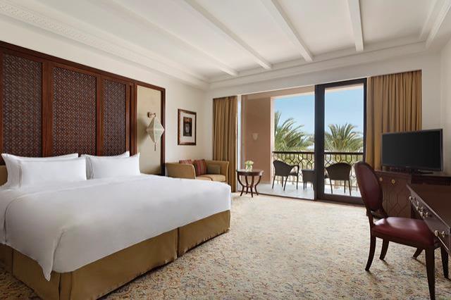 Shangri-la Barr Al Husn room