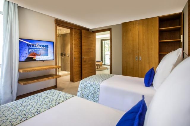 Paradis Beachcomber 8 BF room (3).JPG