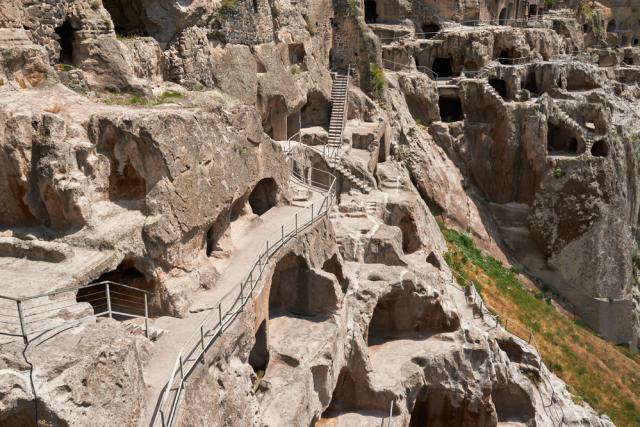 shutterstock_Vardzia 521963980