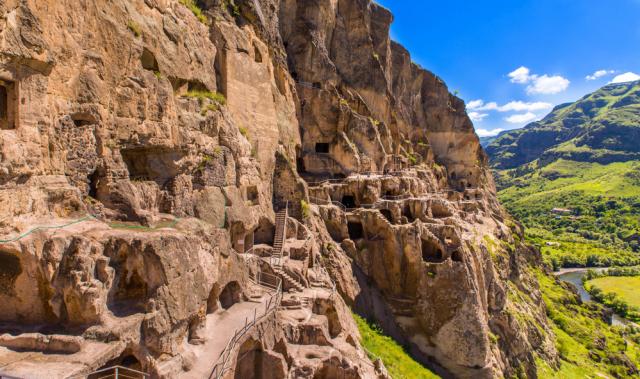 shutterstock_Vardzia 769446832