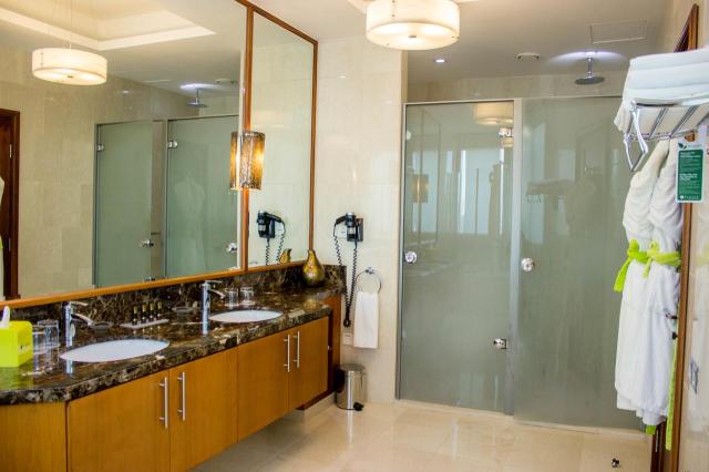 Ramada Downtown r2-rooms and studios (19)