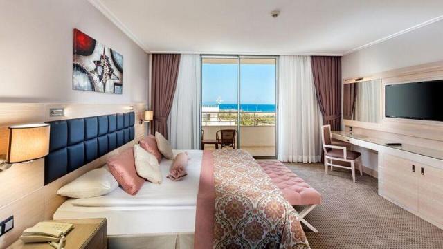 Miracle-resort-suite-1635