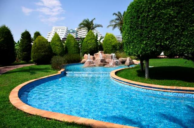 Miracle-resort-garden-1535