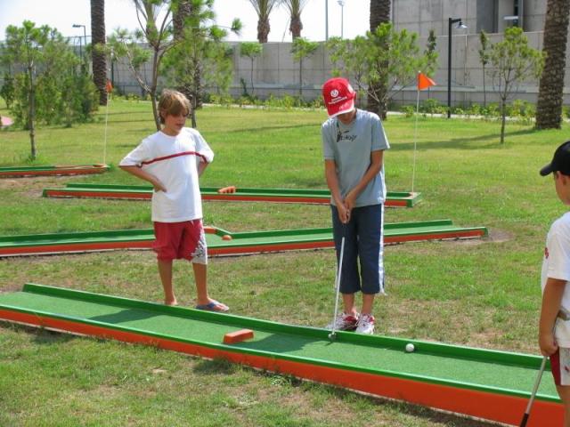 Miracle-2014-minigolf.JPG