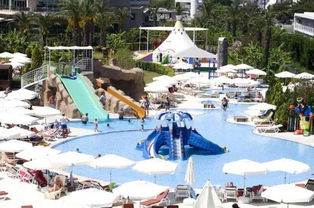 Miracle-resort-kids-pool-1545