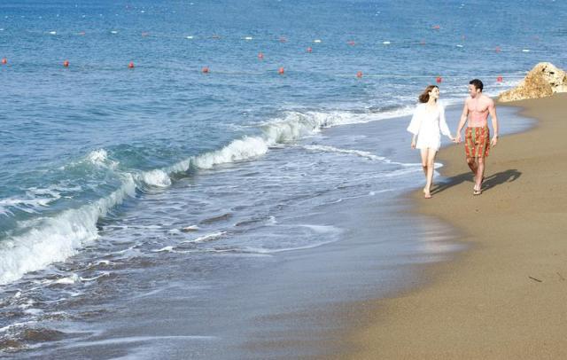 Miracle-2014-beach-3.JPG
