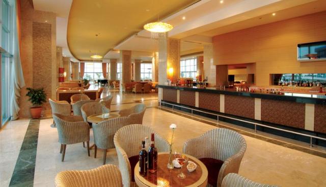 Miracle-2014-lobby-bar.JPG