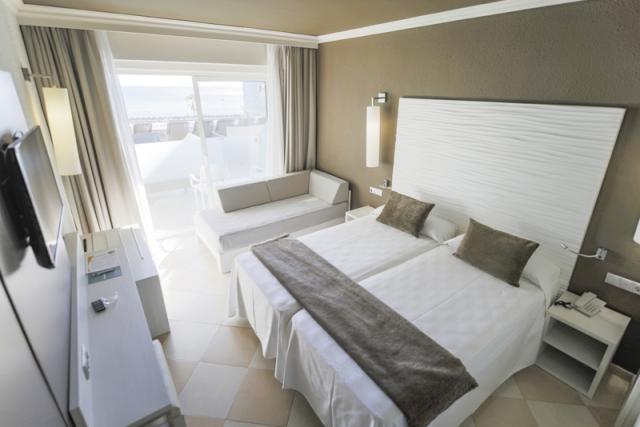 A2 Augustus20_RoomWithSolarium