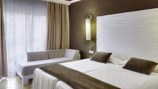 CesarAugus-2021-room-002