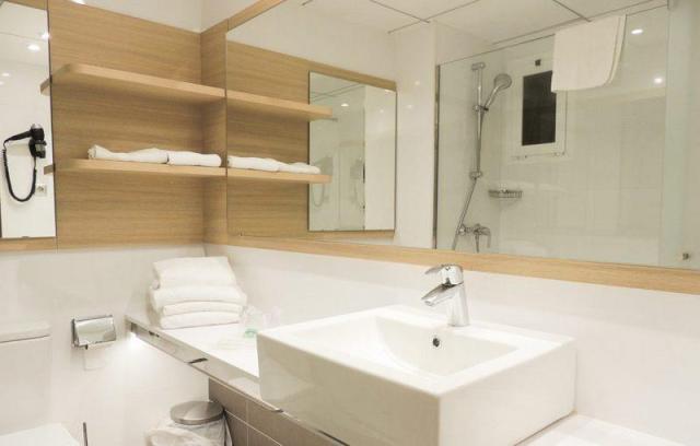 CesarAugus-2021-room-004