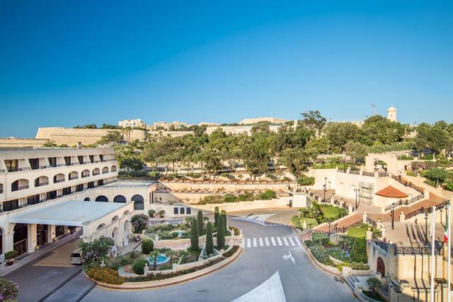Hotel-Entrance