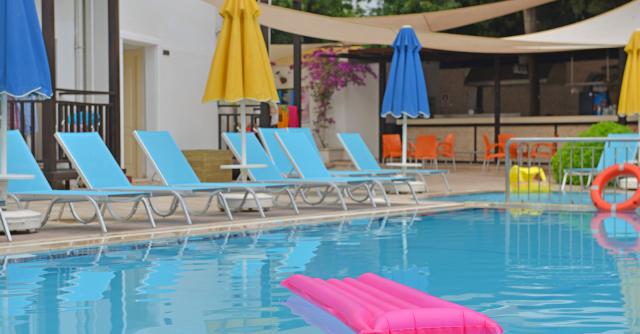 Bitez Garden Life-pool 1 (3)