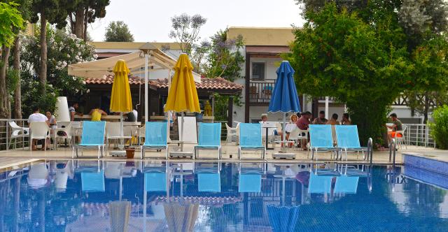 Bitez Garden Life-pool 1 (4)