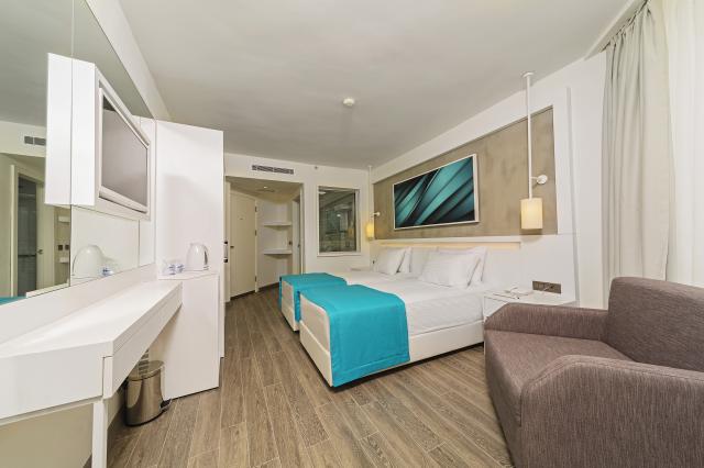 LATERAL SEAVIEW ROOM 2