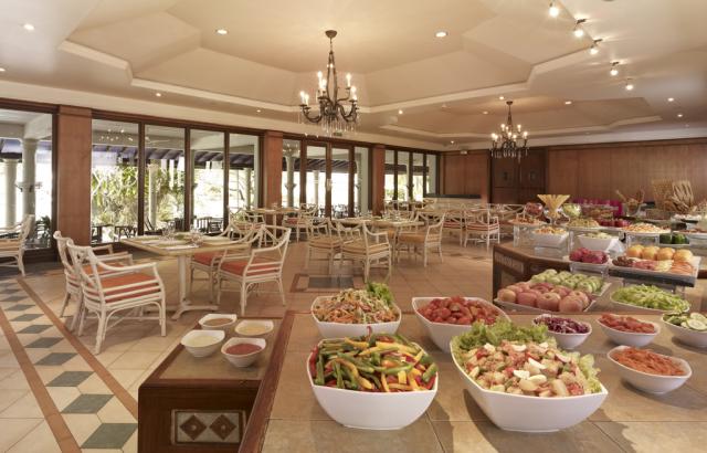 Sri-Lanka-Vivanta-by-Taj-bufet-1260