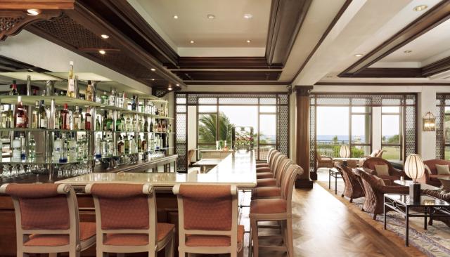 Sri-Lanka-Vivanta-by-Taj-bar-1230