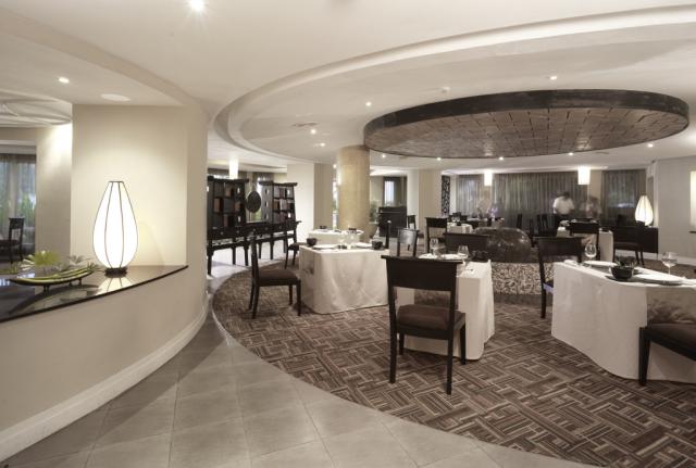 Sri-Lanka-Vivanta-by-Taj-restaurace-1235