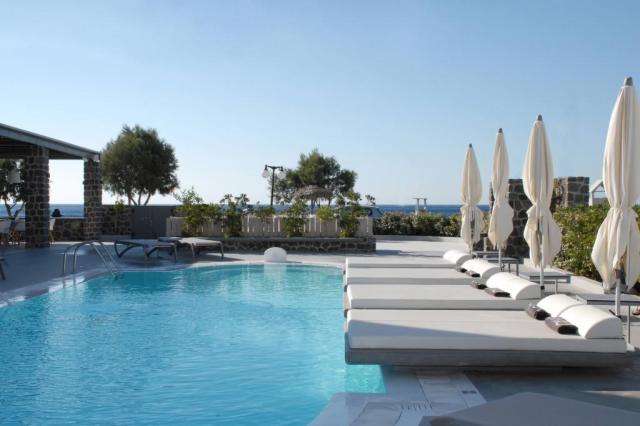 aqua-blue-hotel-02-1024x683