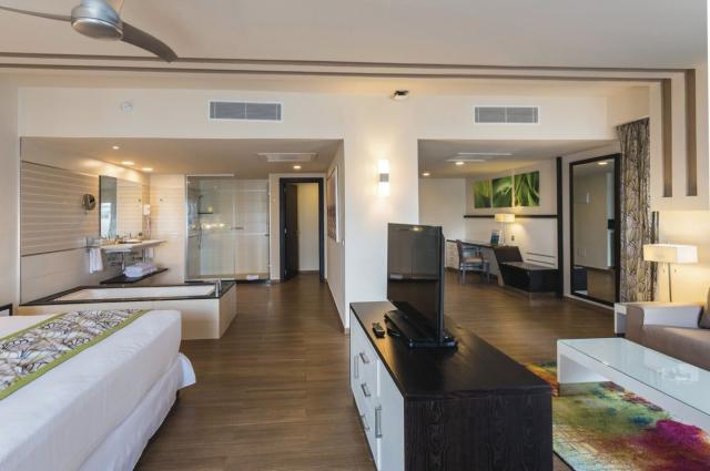 Riu Republica 9 SUIT (1)