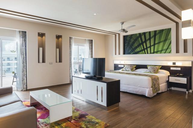 Riu Republica 9 SUIT (2)