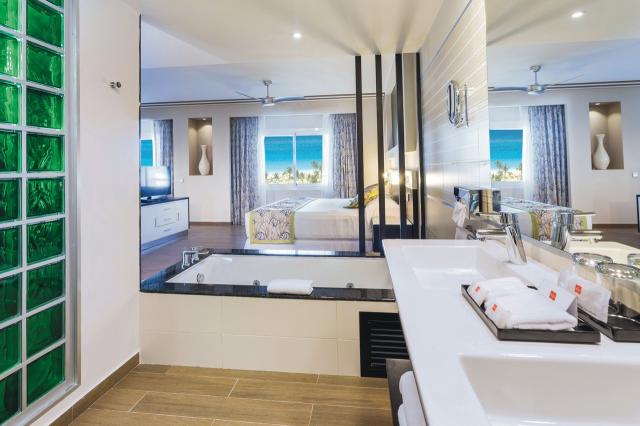 Riu Republica 9 SUIT (3)