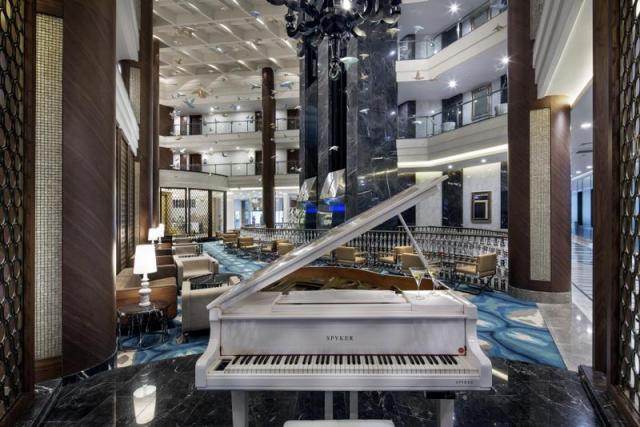042-L-lounge-lobby_113446293