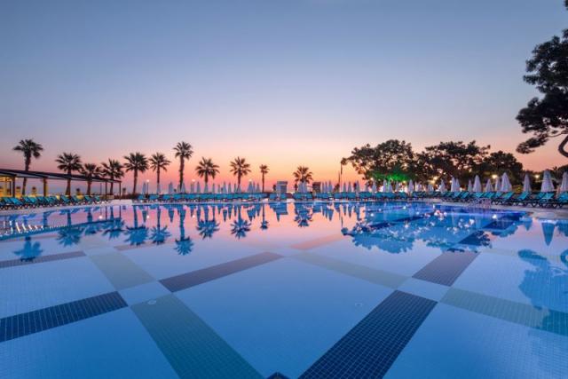 040-P-pool_113446287