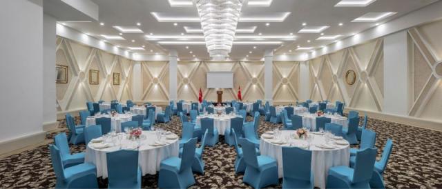 104-K-conference-room_113885234