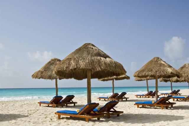 Mexiko-Oasis-Cancun-plaz-1225_52693