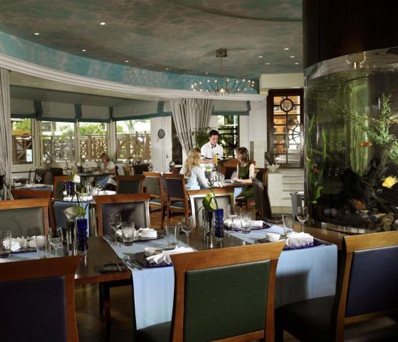 SAE-Al-Murooj-Rotana-restaurace-1270