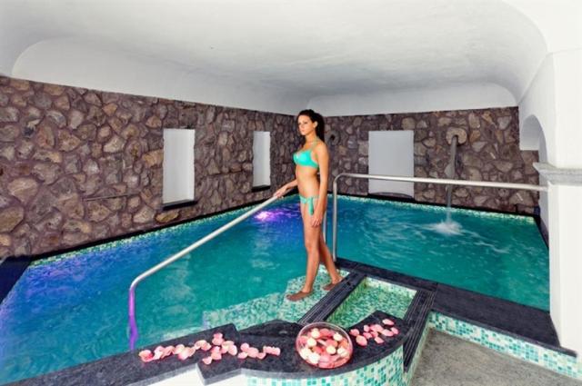 Hotel-Residence-La-Rosa-Schwimminspool-2