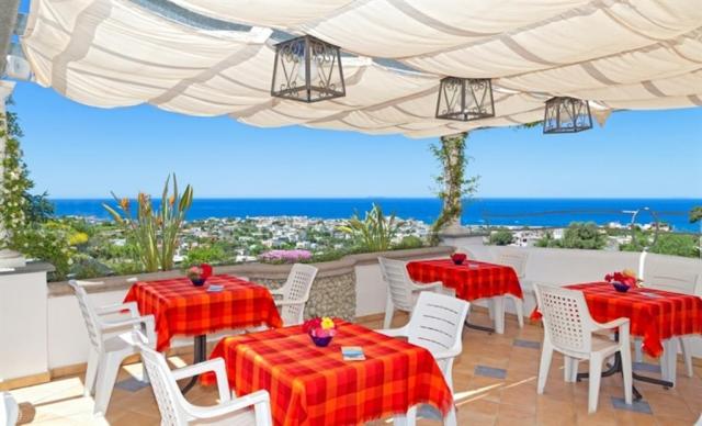Hotel-Residence-La-Rosa-Terrasse-5