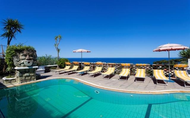 Hotel-Residence-La-Rosa-Schwimminspool-1