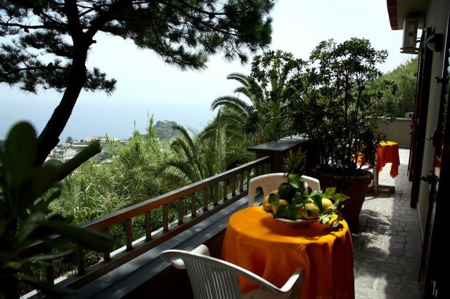 villa_caterina_panoramica_terrazzo_camera_167254.png