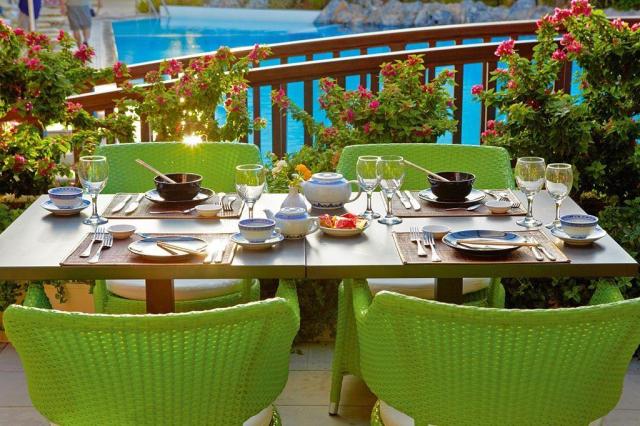 57.Bamboo-Nero's-exquisite-dining-setting-high