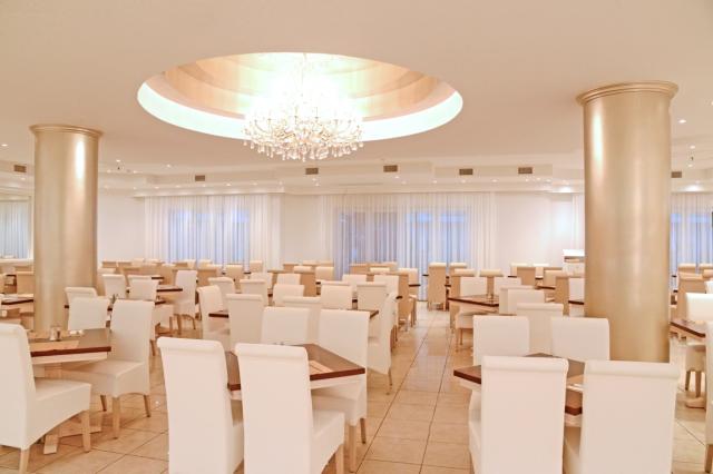 003 restaurant b