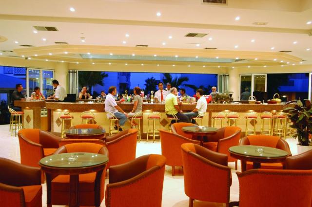 Bar Main-01
