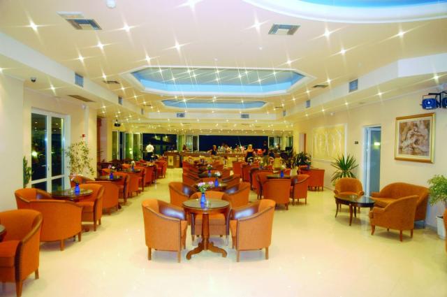 Main Bar-02